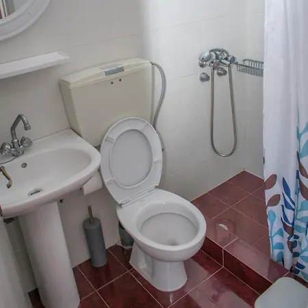 ακτη ξοβριοσ Apartman *